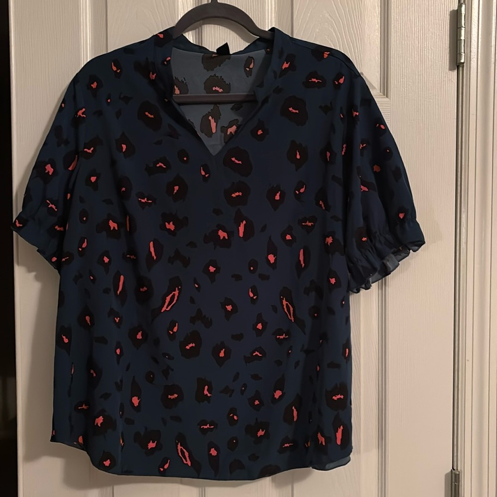 Shein 1XL v-neck animal print blouse